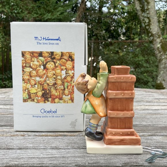 💯 Authentic Goebel Vintage Hummel "Little Thrifty" Bank with Key and Coin #184 - Picture 1 of 16